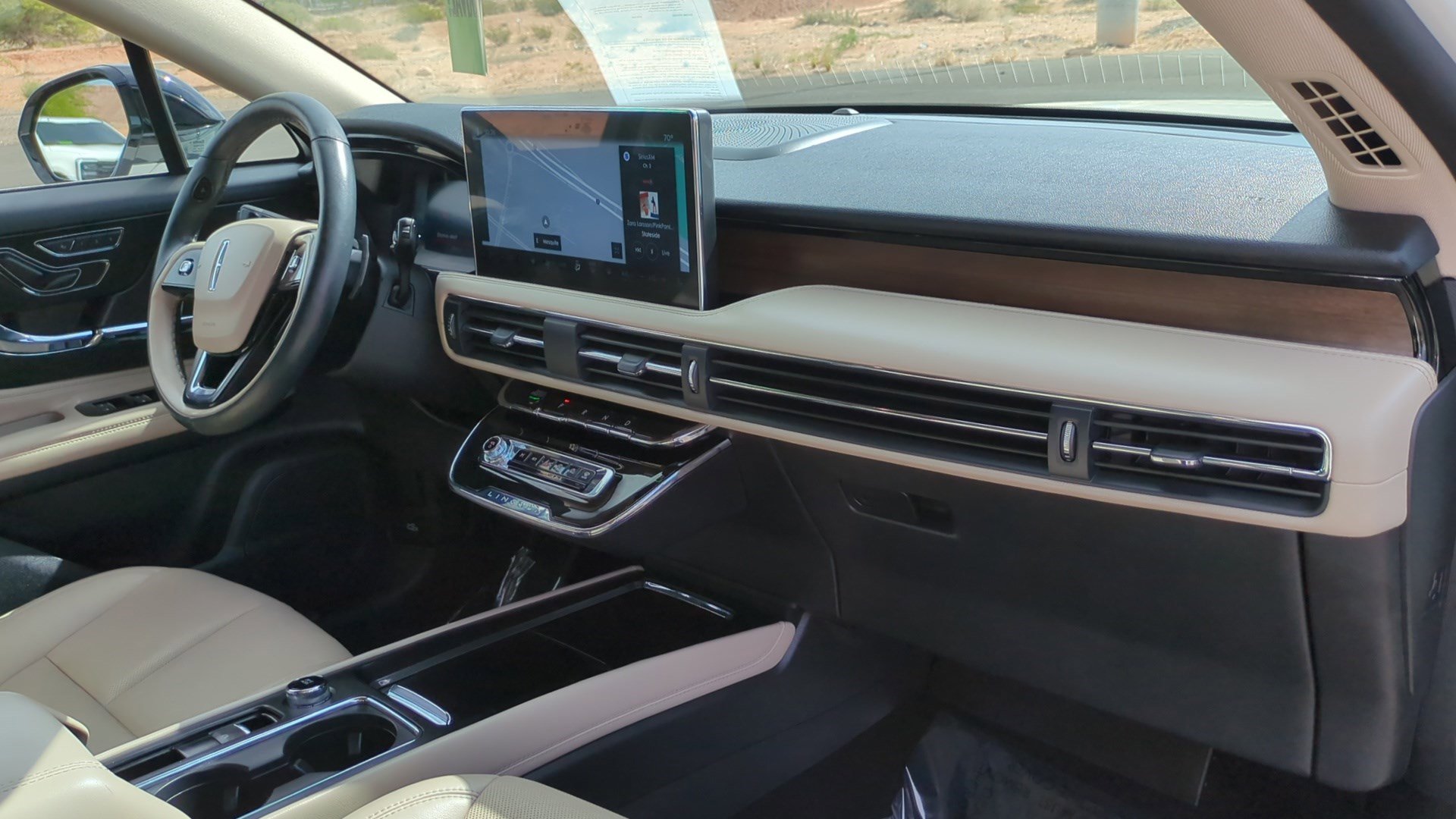 Used 2025 Lincoln Corsair Reserve image 31