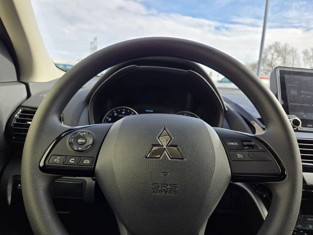 New 2025 Mitsubishi Eclipse Cross LE image 27