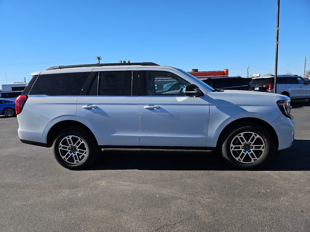 New 2025 Ford Expedition Active image 14