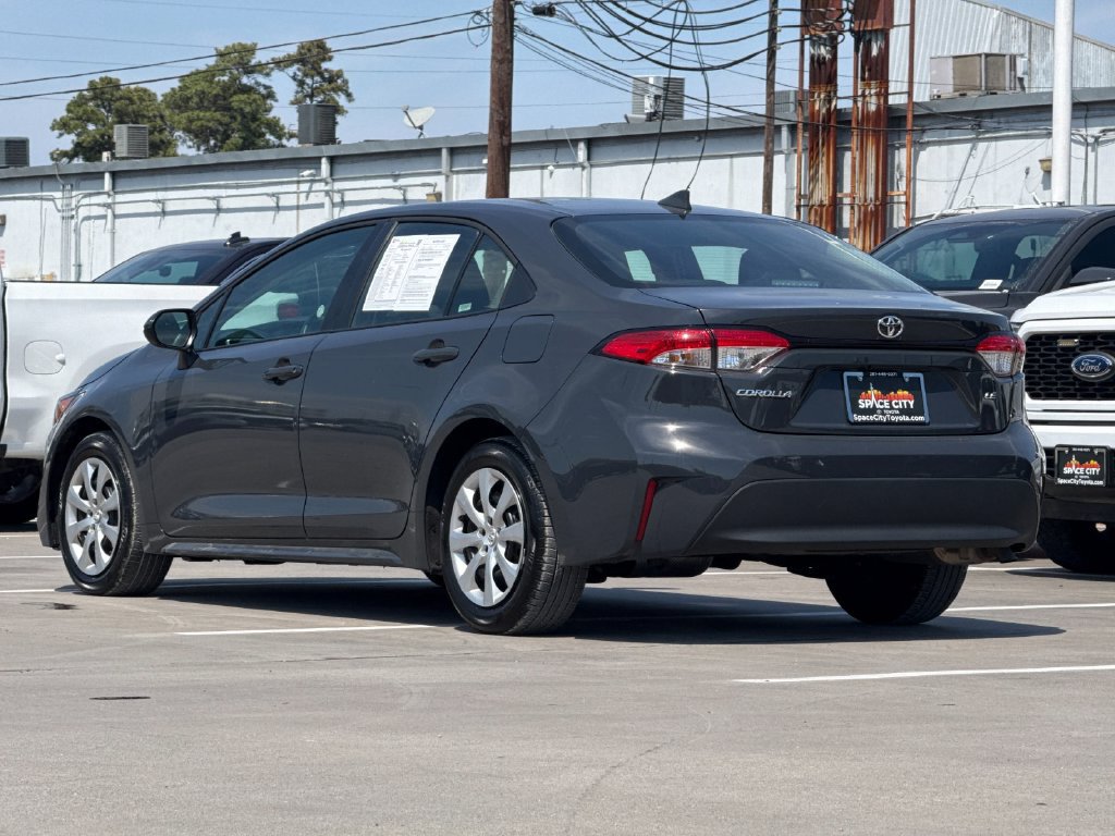 Used 2026 Toyota Corolla LE FWD image 4