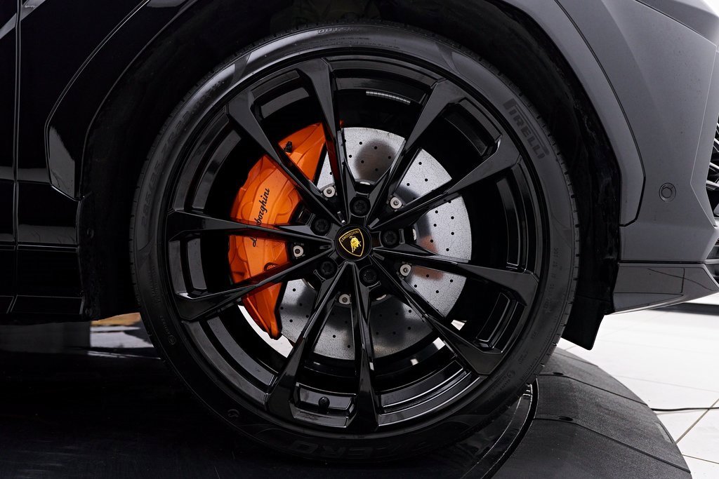 Used 2022 Lamborghini Urus image 27