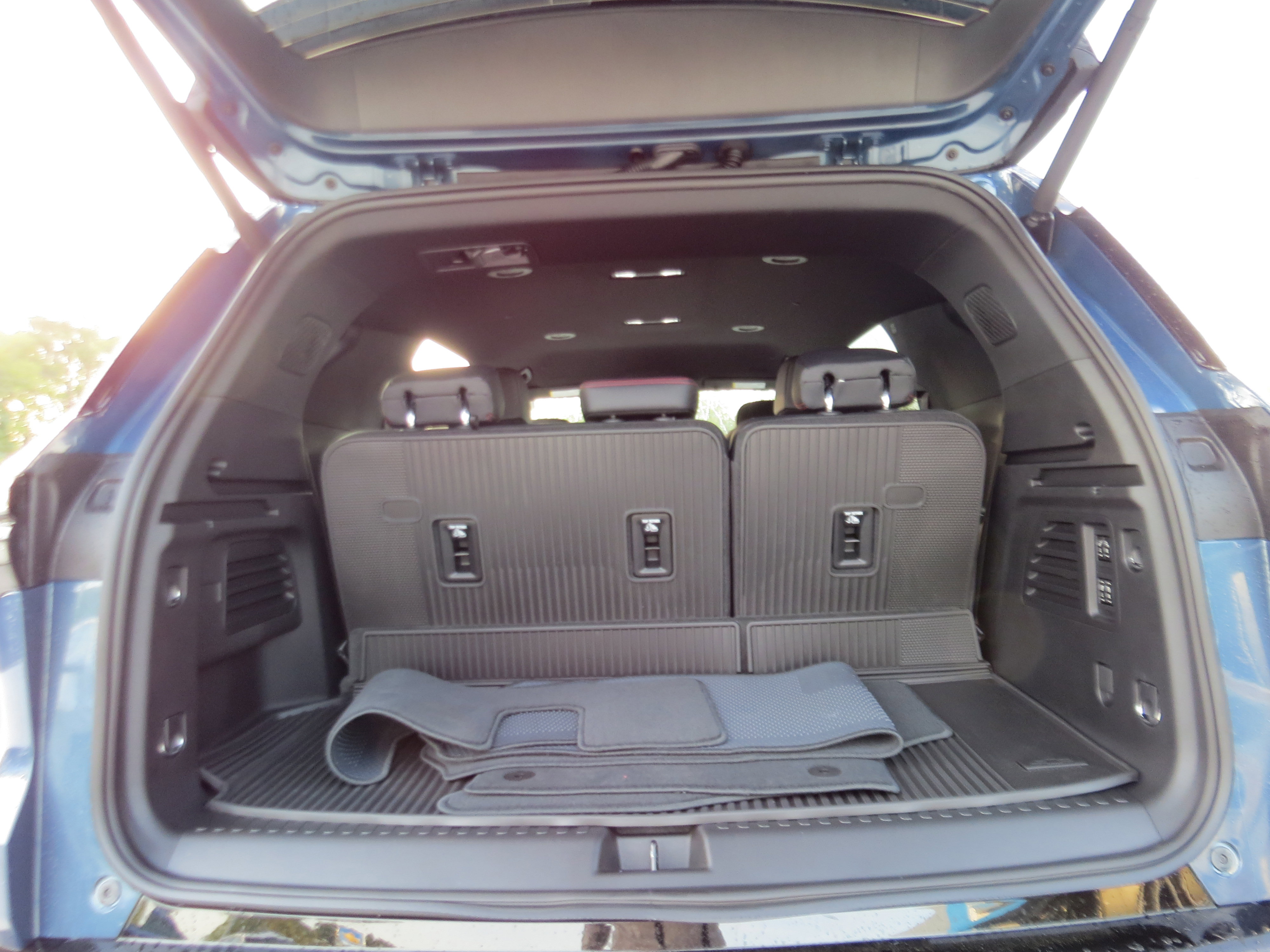 New 2026 Chevrolet Traverse RS w/ LPO, Floor Liner Package FWD image 13
