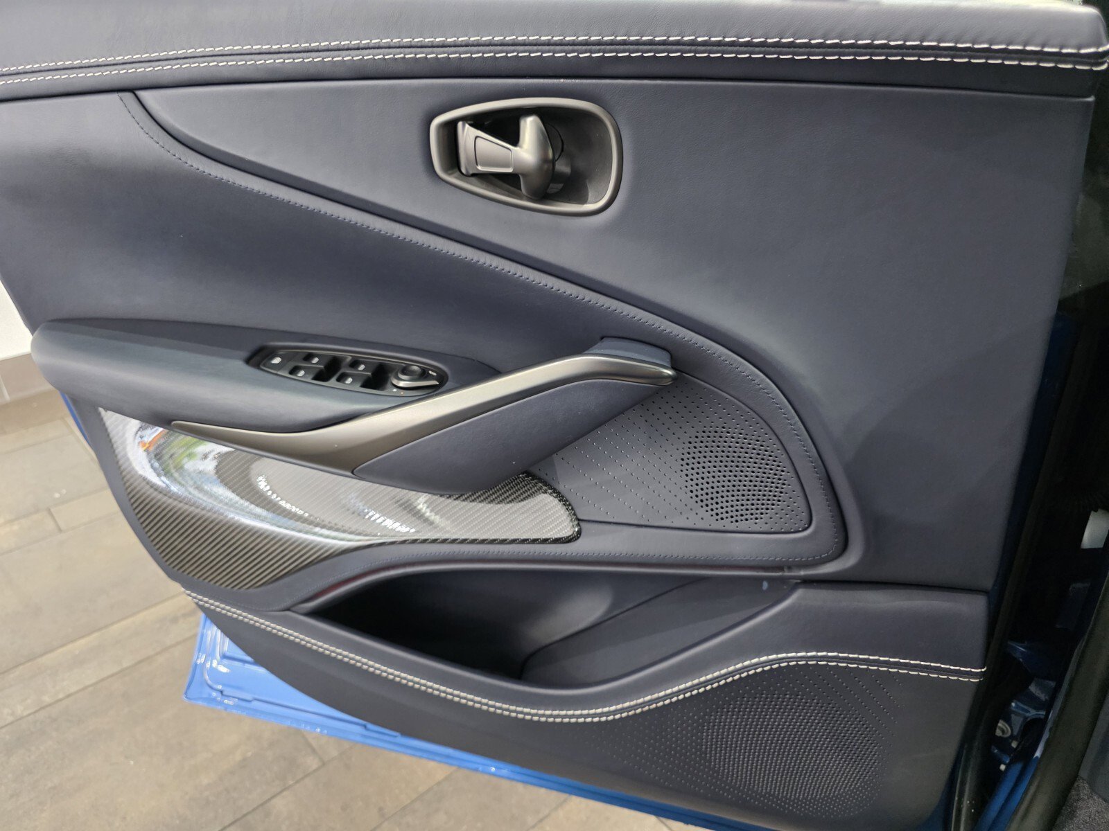 Used 2023 Aston Martin DBX 707 image 16