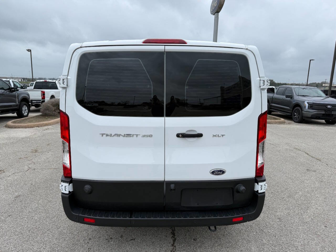 Used 2024 Ford Transit 350 XLT RWD image 4