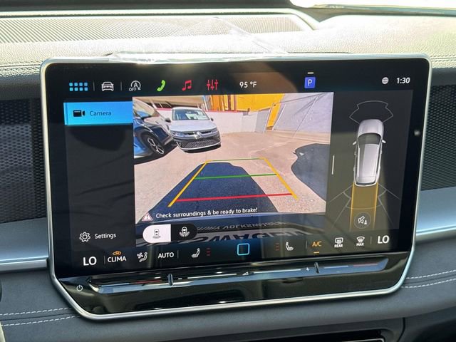 New 2026 Volkswagen Tiguan SE FWD image 24