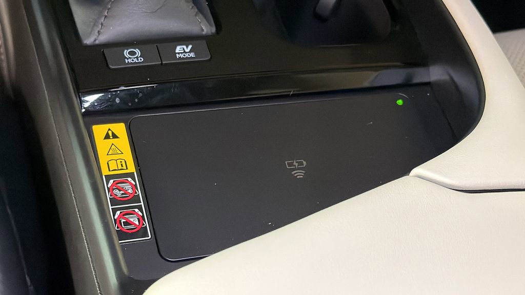 Used 2025 Lexus ES 300h w/ Premium Package image 22