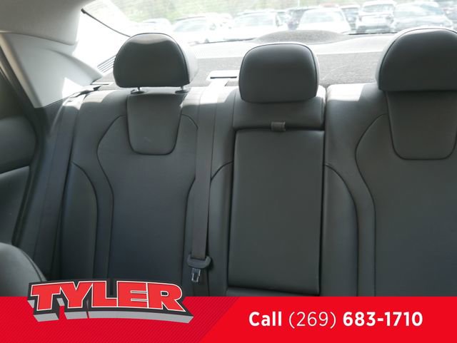 Used 2022 Hyundai Elantra Limited FWD image 36