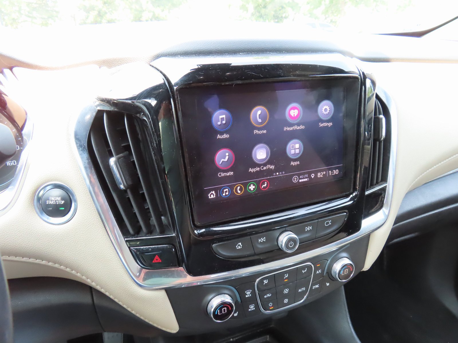 Used 2022 Chevrolet Traverse LT image 22