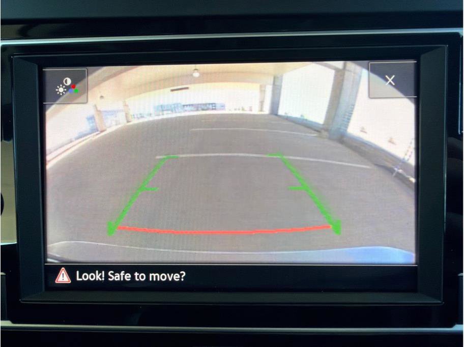 Used 2022 Volkswagen Jetta SE image 21