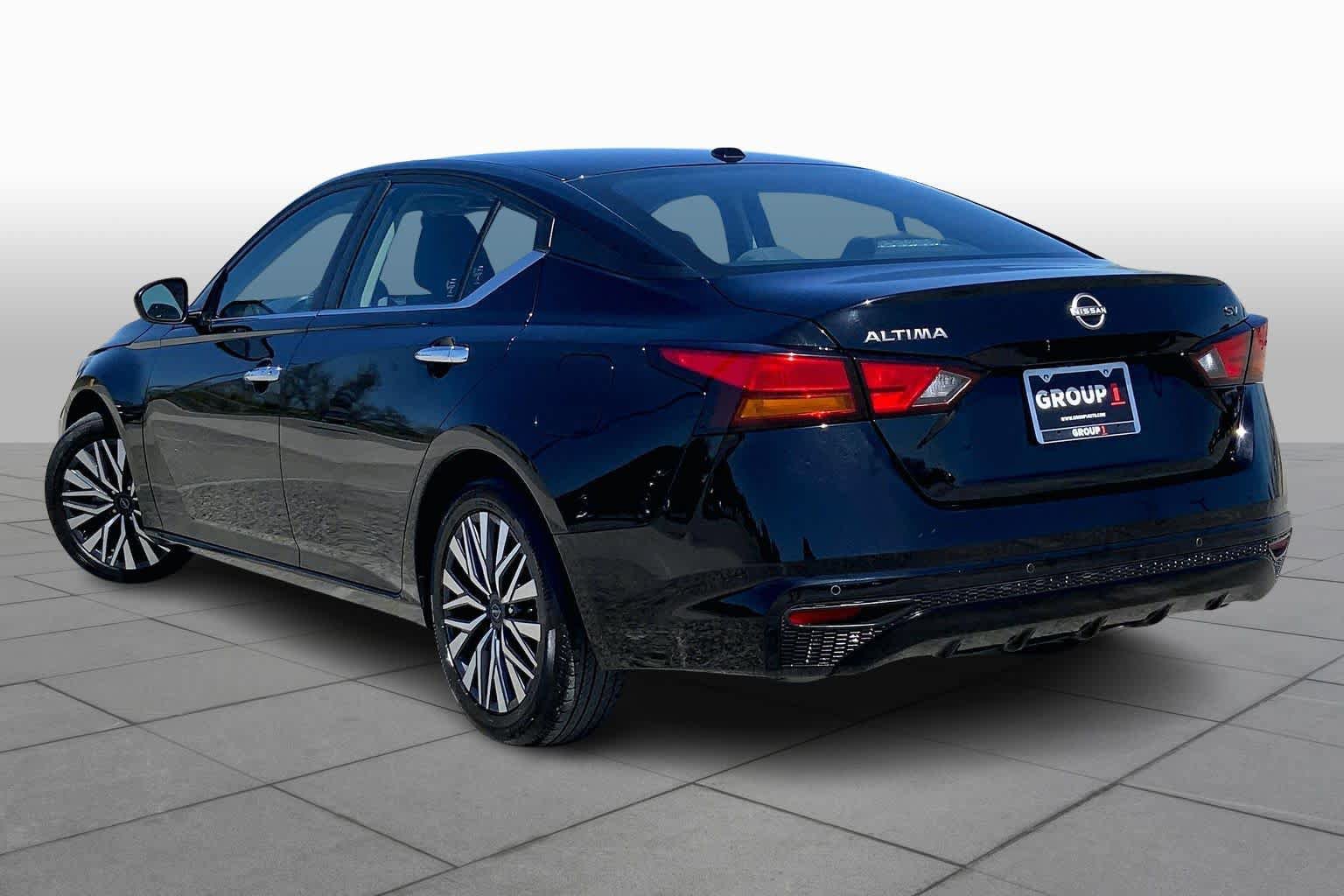 Used 2024 Nissan Altima 2.5 SV image 12