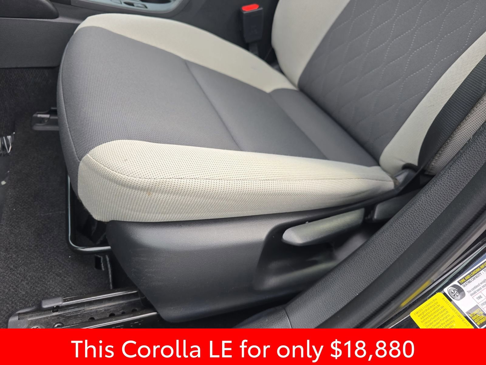 Used 2024 Toyota Corolla LE image 33