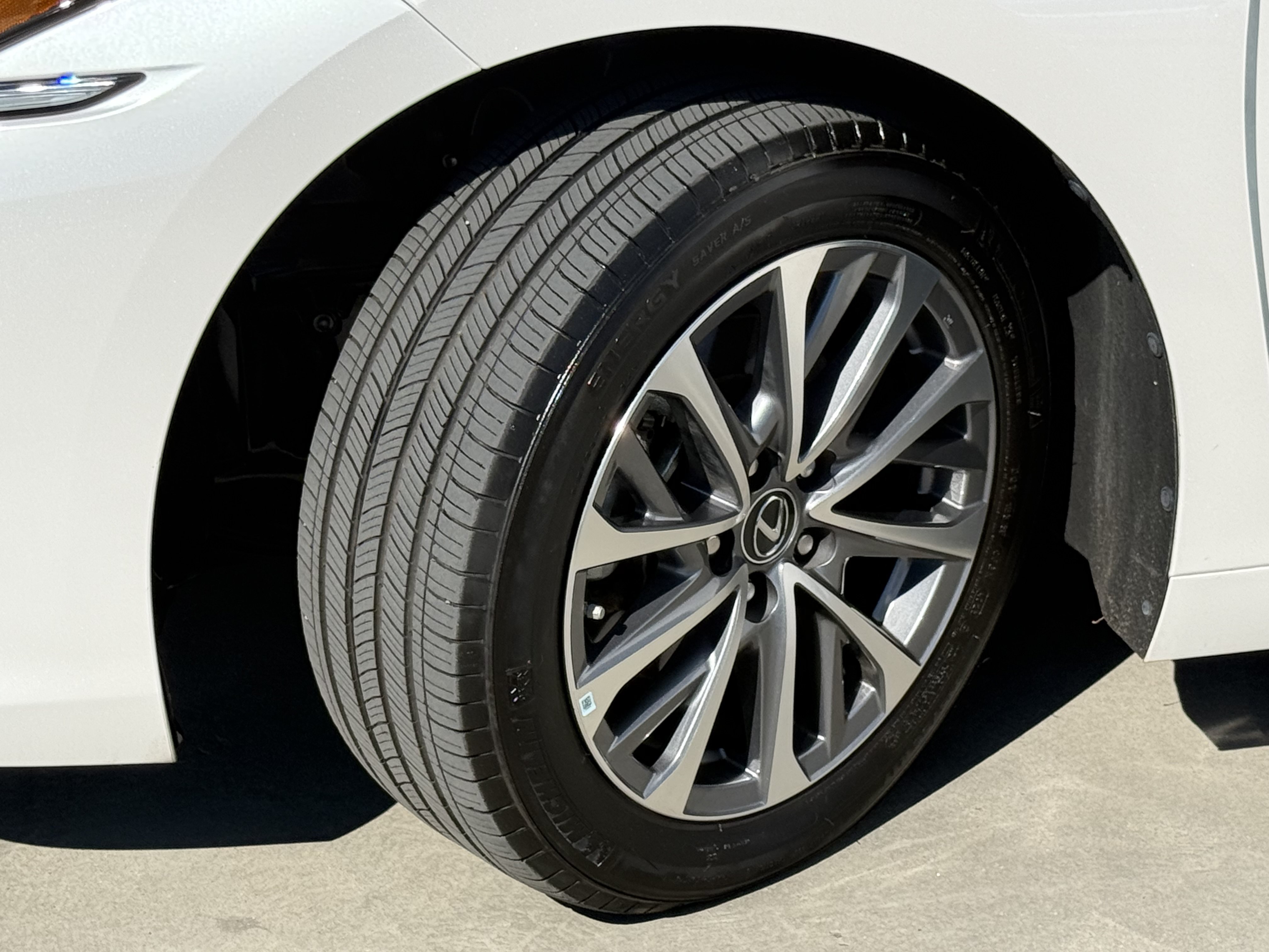 Certified 2024 Lexus ES 350 FWD image 17