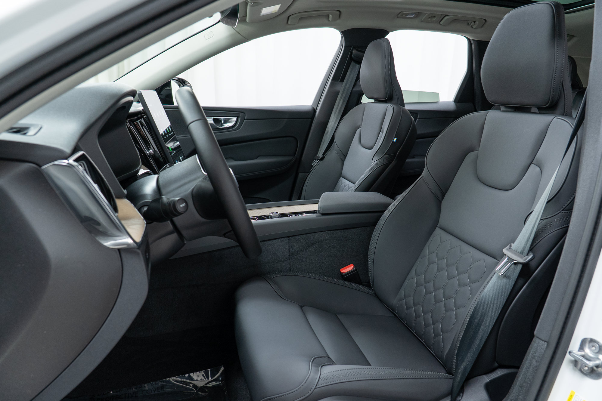 New 2026 Volvo XC60 B5 Core w/ Climate Package AWD/4WD image 13