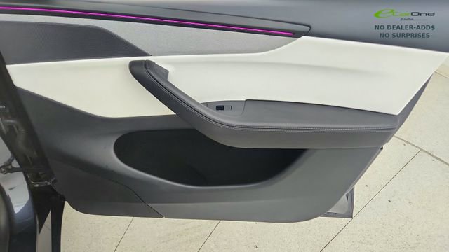 Used 2026 Tesla Model Y 2WD image 21