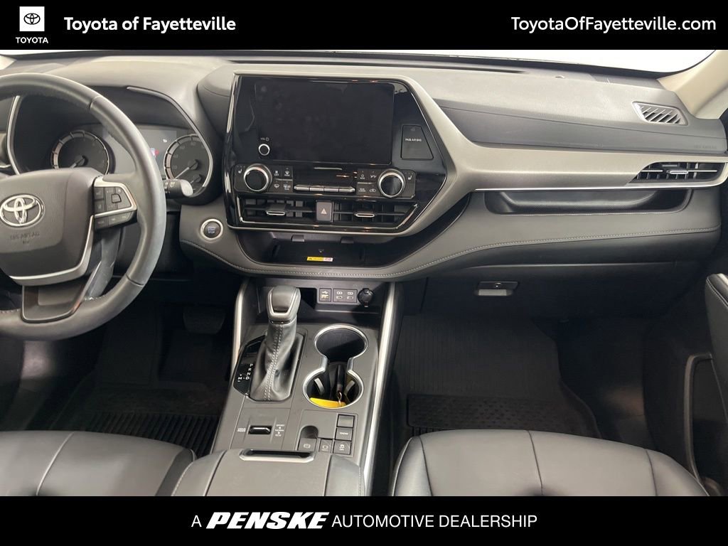 Certified 2025 Toyota Highlander XLE image 20