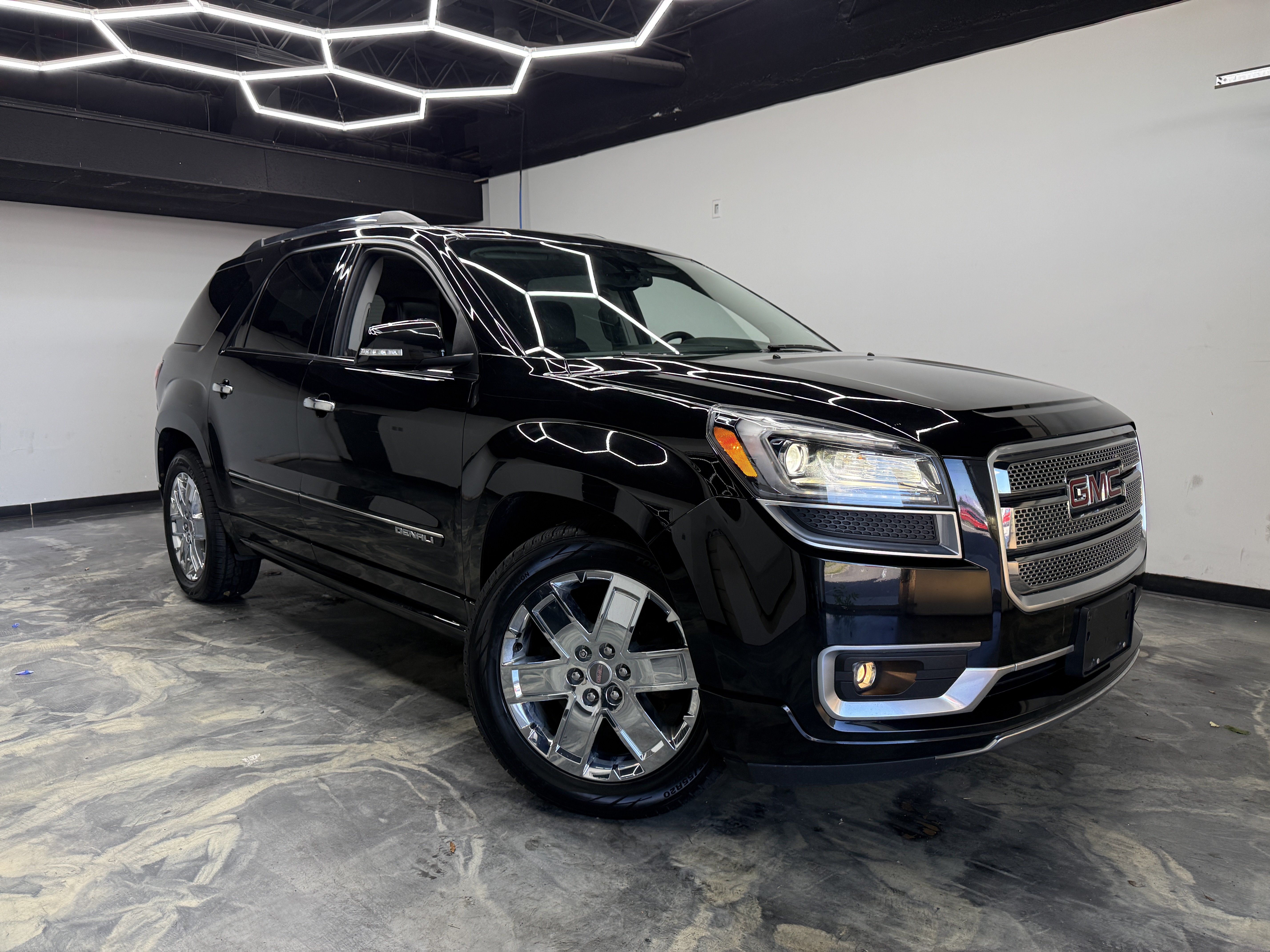 Used 2016 GMC Acadia Denali AWD/4WD image 5