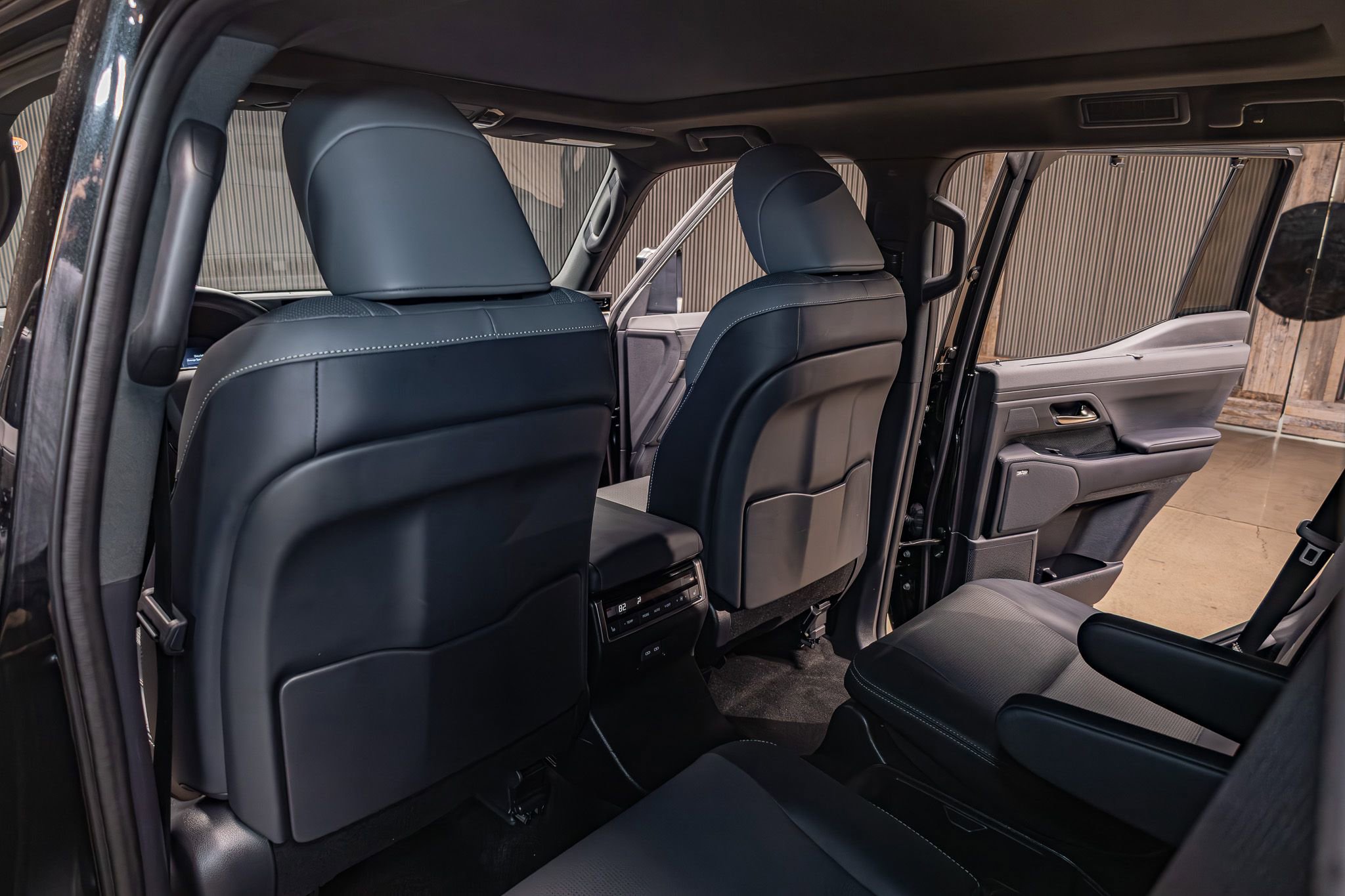 Used 2025 Lexus GX 550 w/ Cold Area Package image 21