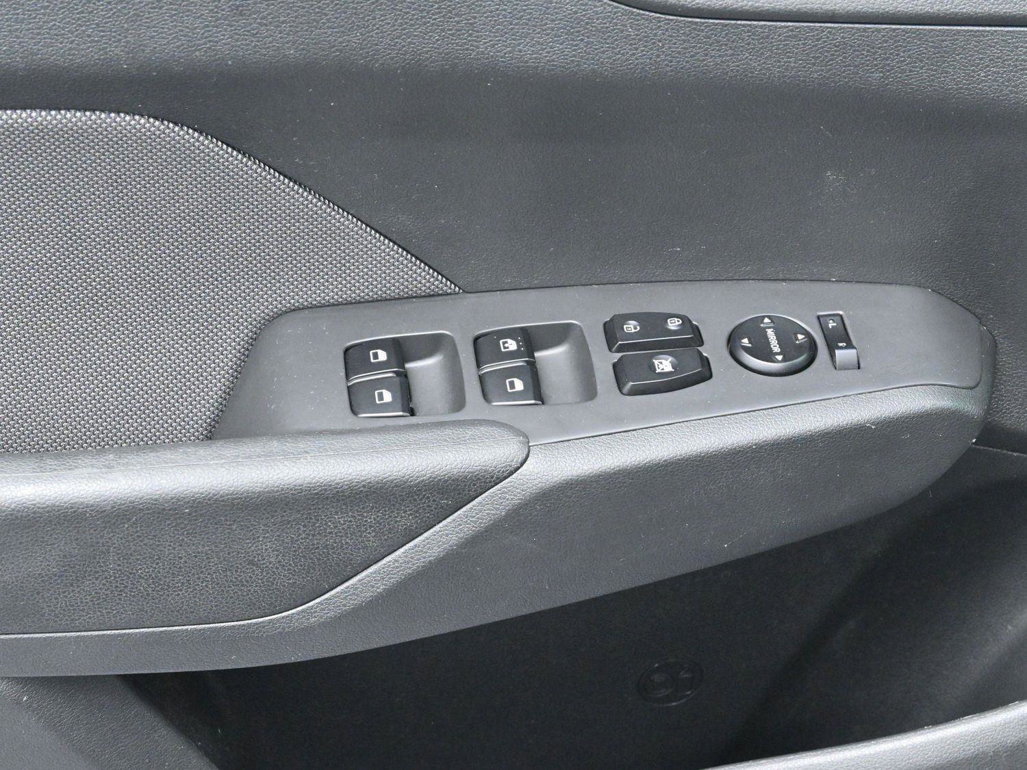 Used 2021 Hyundai Accent Limited image 11