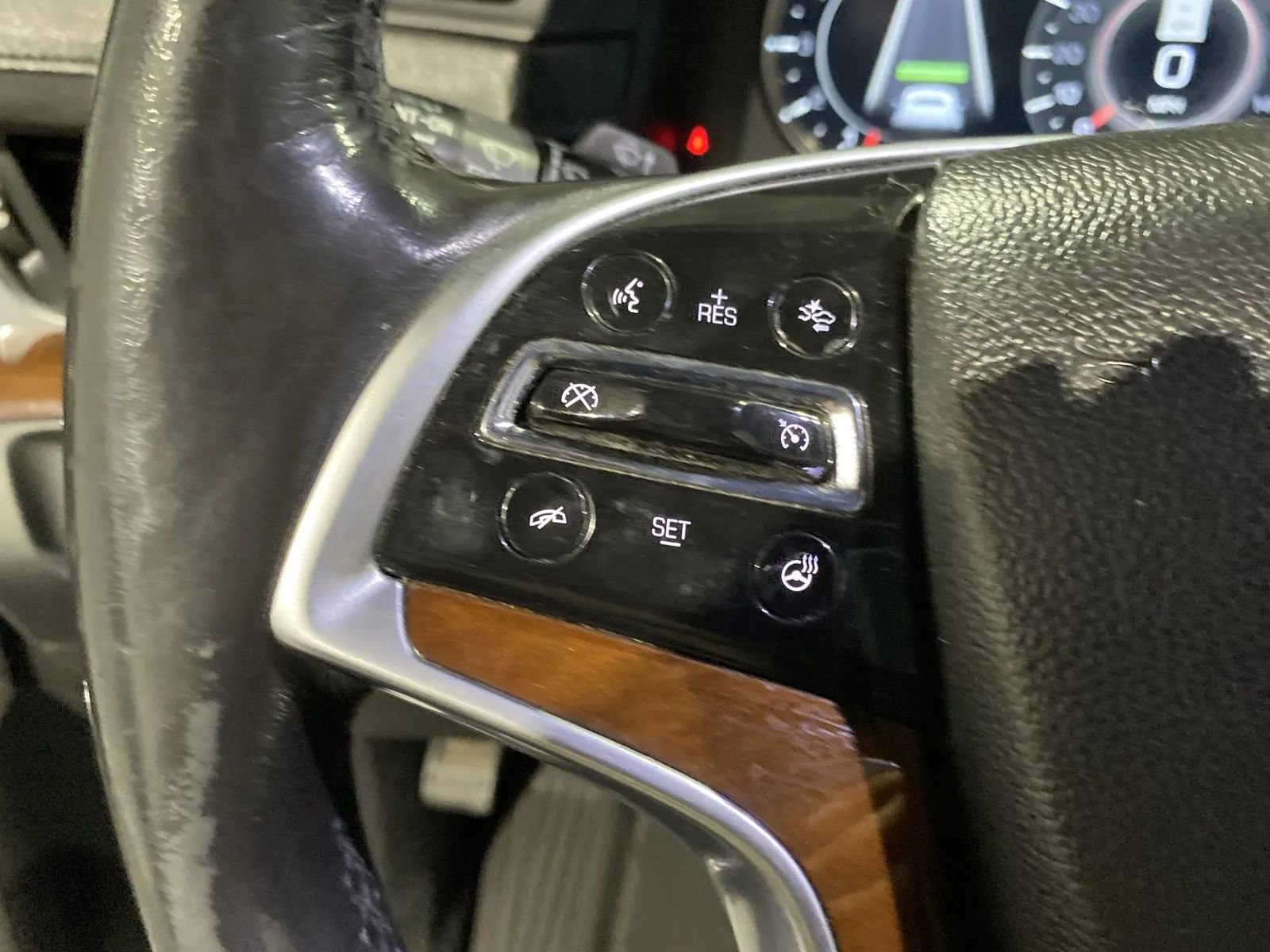 Used 2019 Cadillac Escalade ESV Luxury image 18