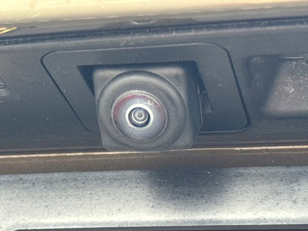 Used 2024 Chevrolet Trax LT w/ Sunroof Package image 24