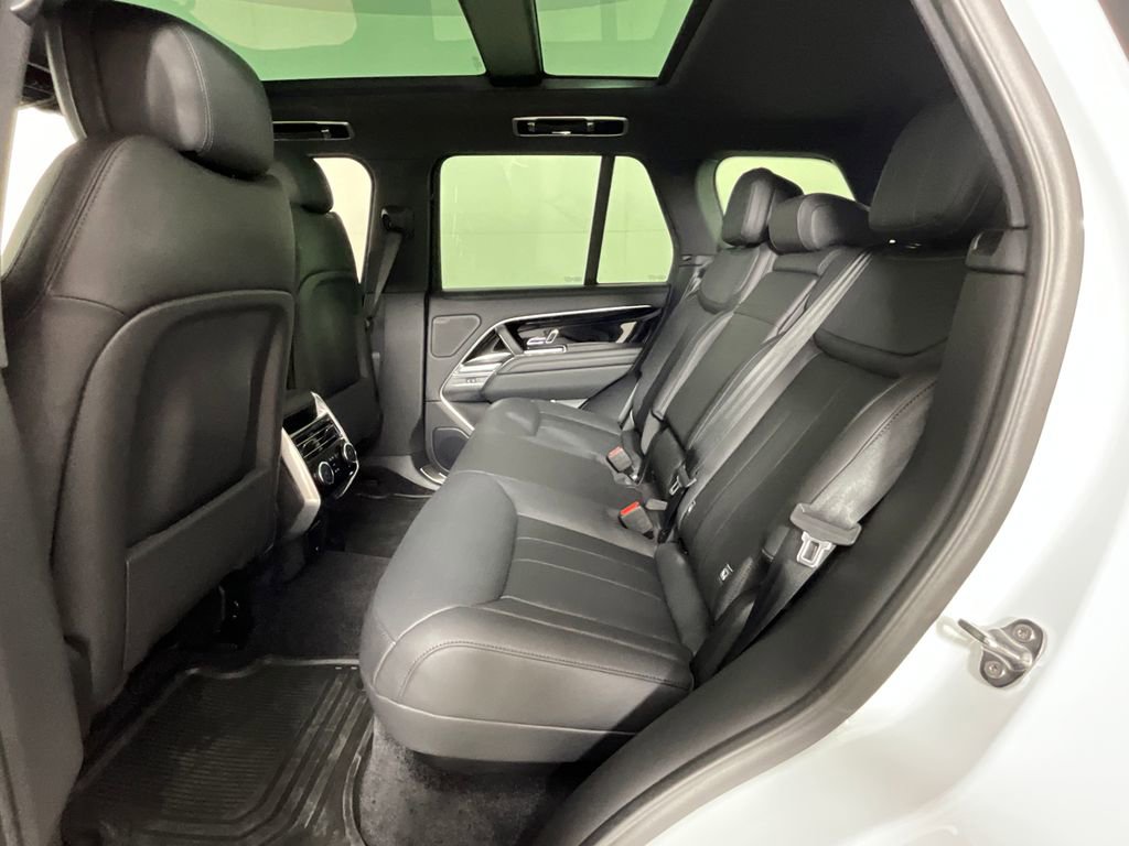 Used 2025 Land Rover Range Rover SE AWD/4WD image 25