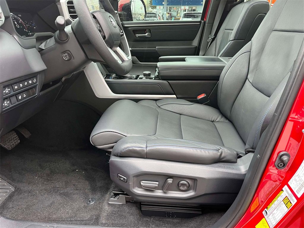 Used 2025 Toyota Tundra Platinum image 25