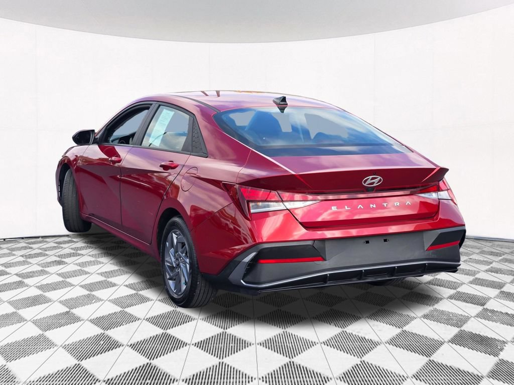 Used 2024 Hyundai Elantra SEL FWD image 20