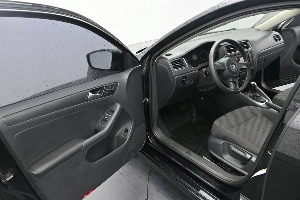 Used 2013 Volkswagen Jetta S FWD image 12