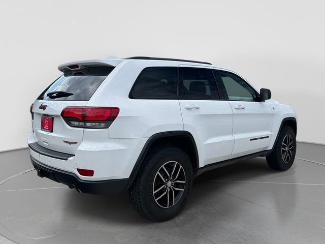 Used 2017 Jeep Grand Cherokee Trailhawk w/ Trailhawk Luxury Group AWD/4WD image 4