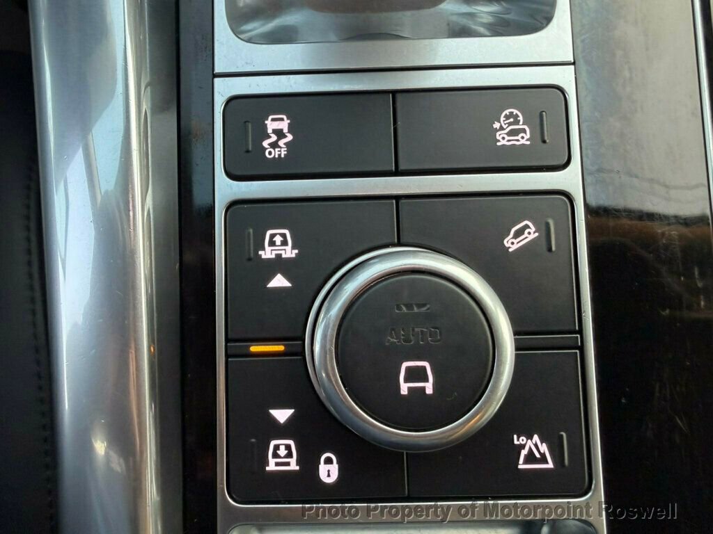 Used 2020 Land Rover Range Rover Sport SVR image 20