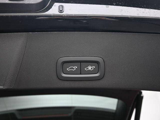 New 2026 Volvo XC40 B5 Plus w/ Protection Package Premier image 31