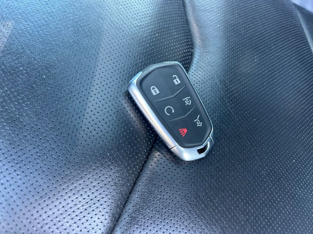 Used 2019 Cadillac Escalade ESV Platinum w/ Escalade Sport Edition image 33