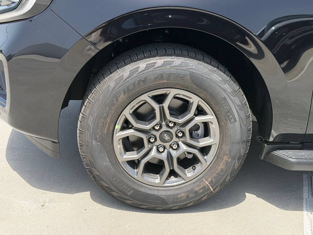 New 2027 Ford Expedition Active RWD image 4