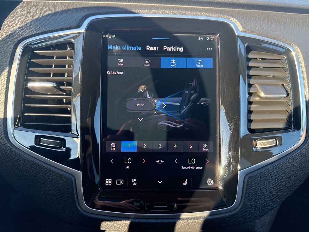 Used 2024 Volvo XC90 B5 Plus image 23