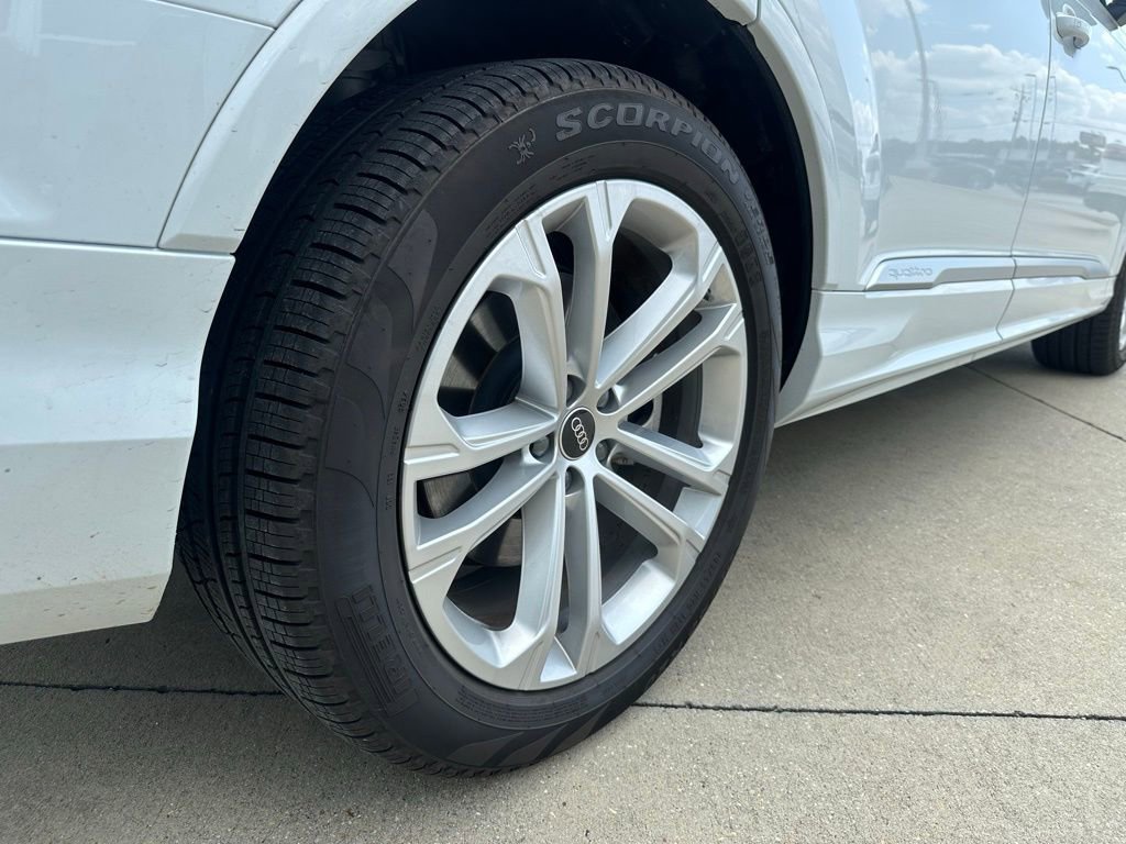 Used 2025 Audi Q7 3.0T Prestige image 38