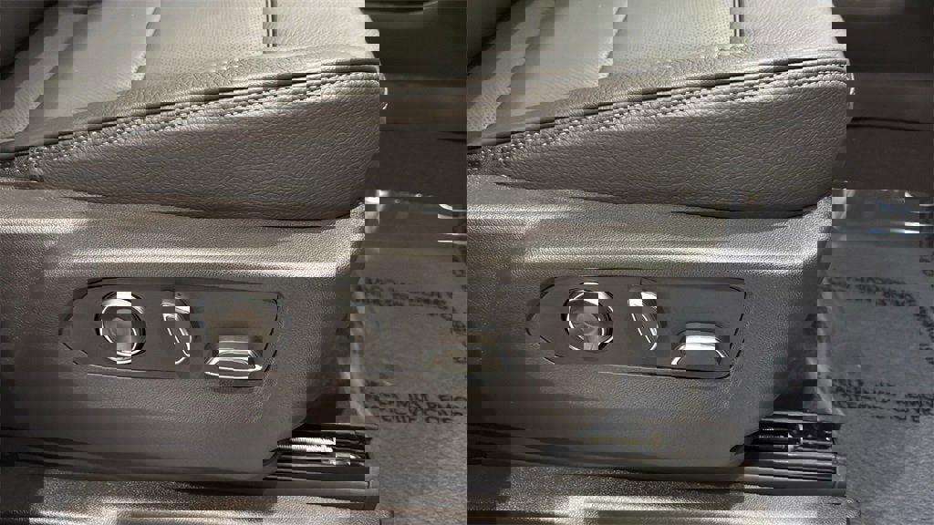 New 2026 GMC Yukon XL Denali w/ Sun & Power Step Package image 13