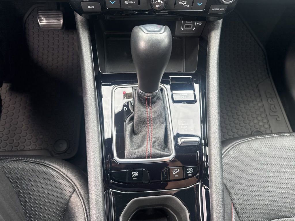 Certified 2025 Jeep Compass Trailhawk w/ Trailhawk Elite Group image 27