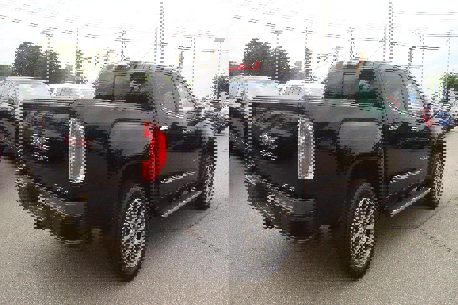 Certified 2022 GMC Canyon Denali image 23