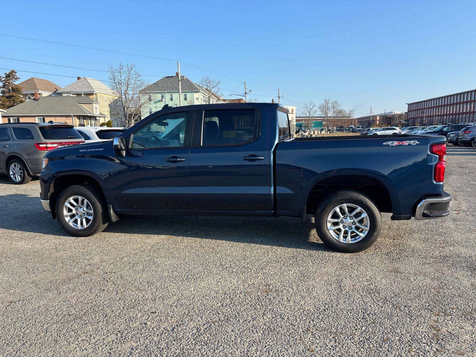 Used 2023 Chevrolet Silverado 1500 LT image 2