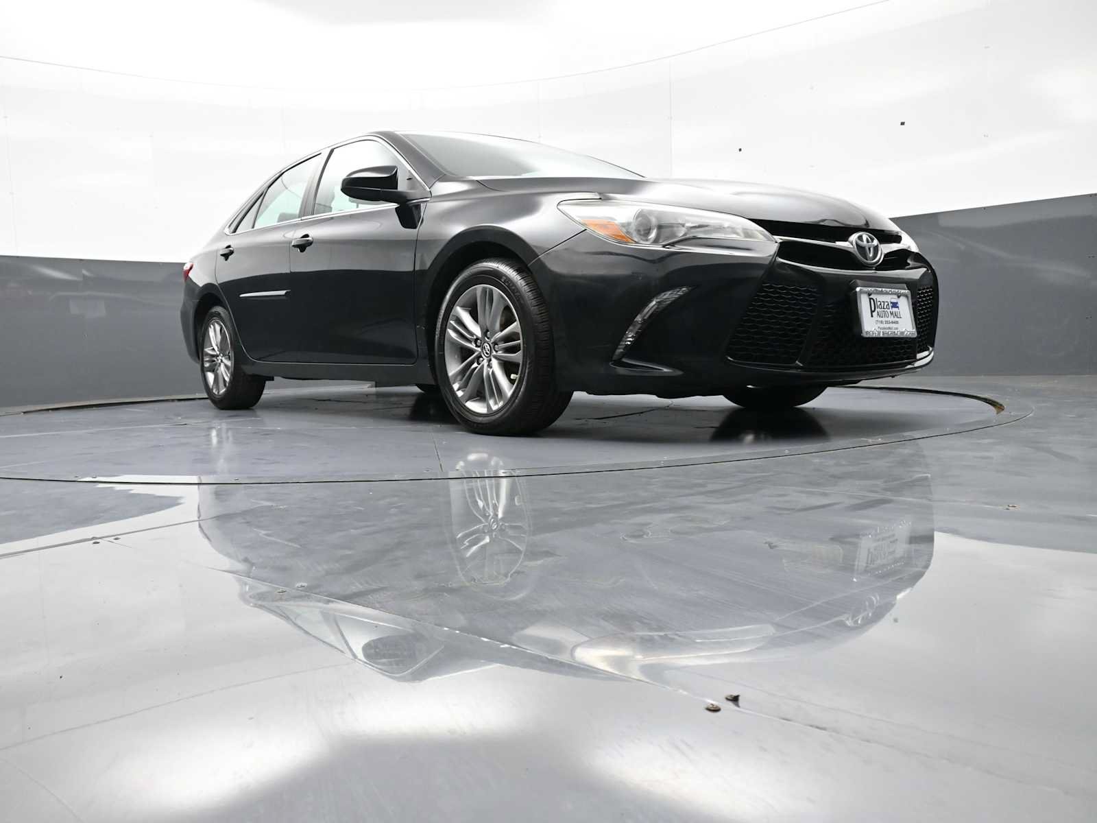 Used 2016 Toyota Camry SE w/ Protection Package (Q2) FWD image 26