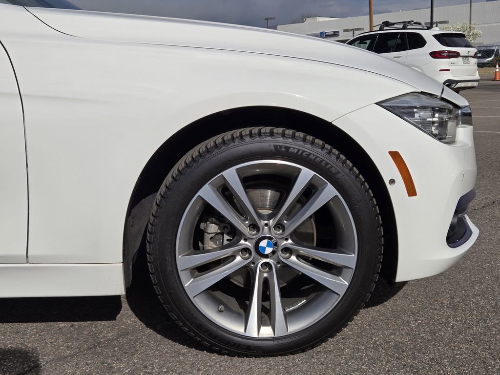 Used 2017 BMW 330i xDrive Wagon image 9