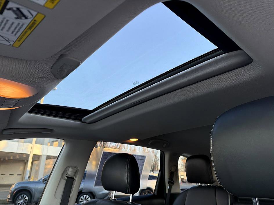 Certified 2019 INFINITI QX60 Luxe w/ Essential Package image 9