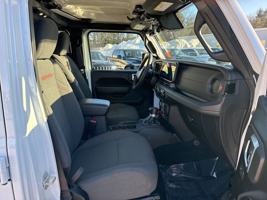 Certified 2024 Jeep Wrangler Unlimited Rubicon w/ Technology Group image 31
