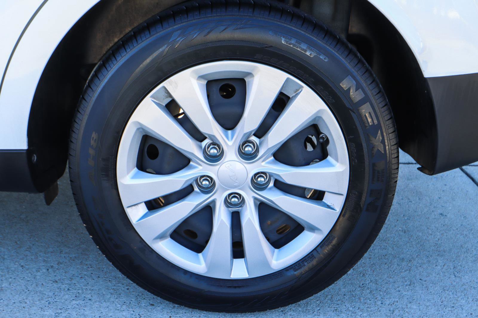 Used 2022 Kia Soul LX FWD image 19