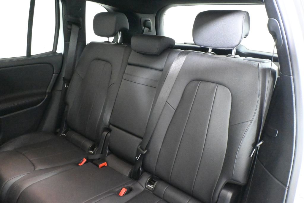 Used 2023 Mercedes-Benz GLB 250 4MATIC image 4