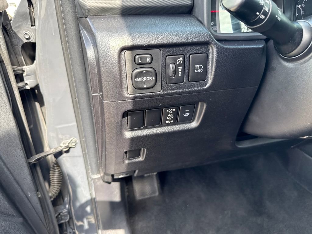 Used 2024 Toyota 4Runner SR5 AWD/4WD image 35