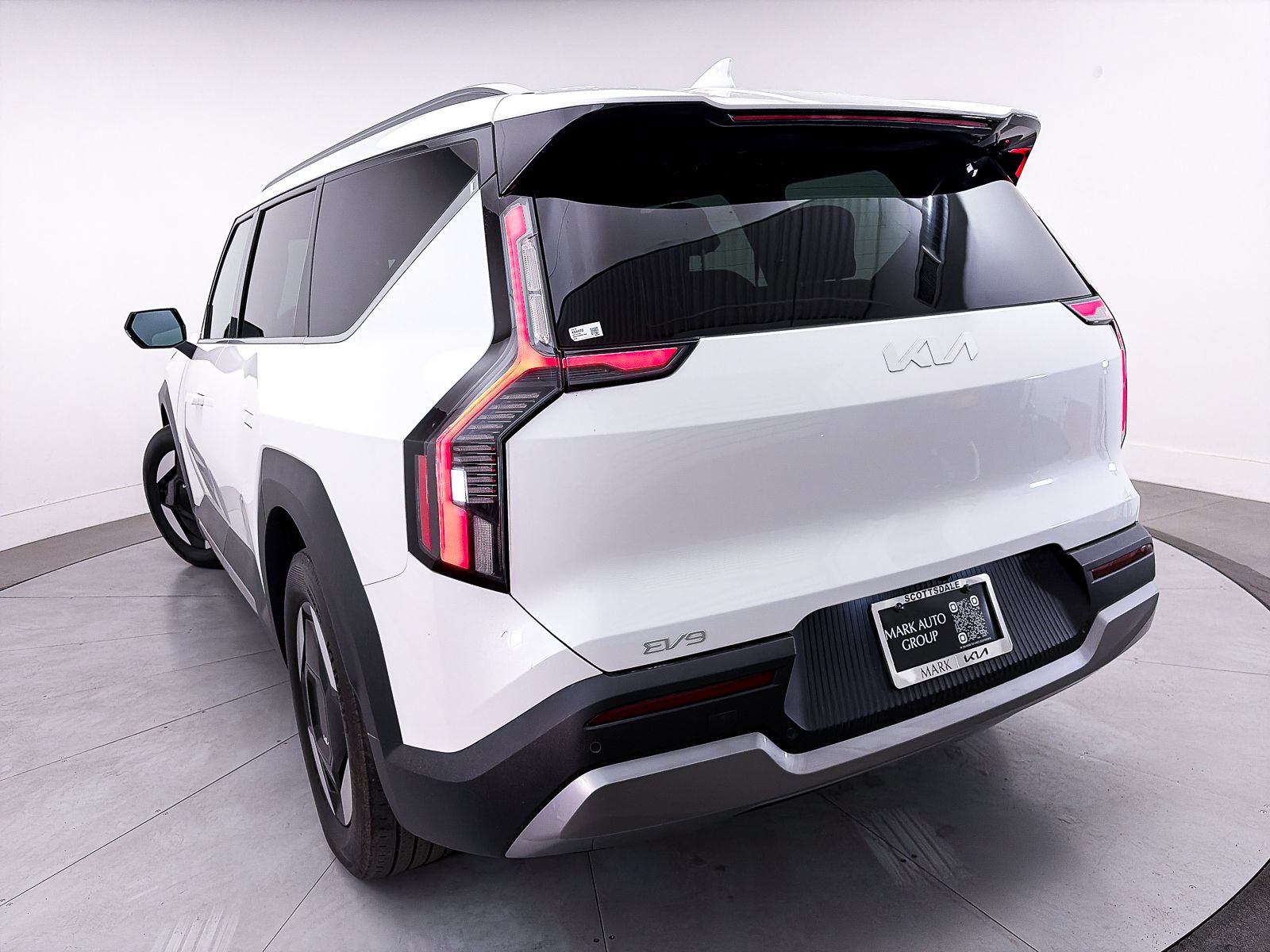 Certified 2024 Kia EV9 Wind AWD/4WD image 10