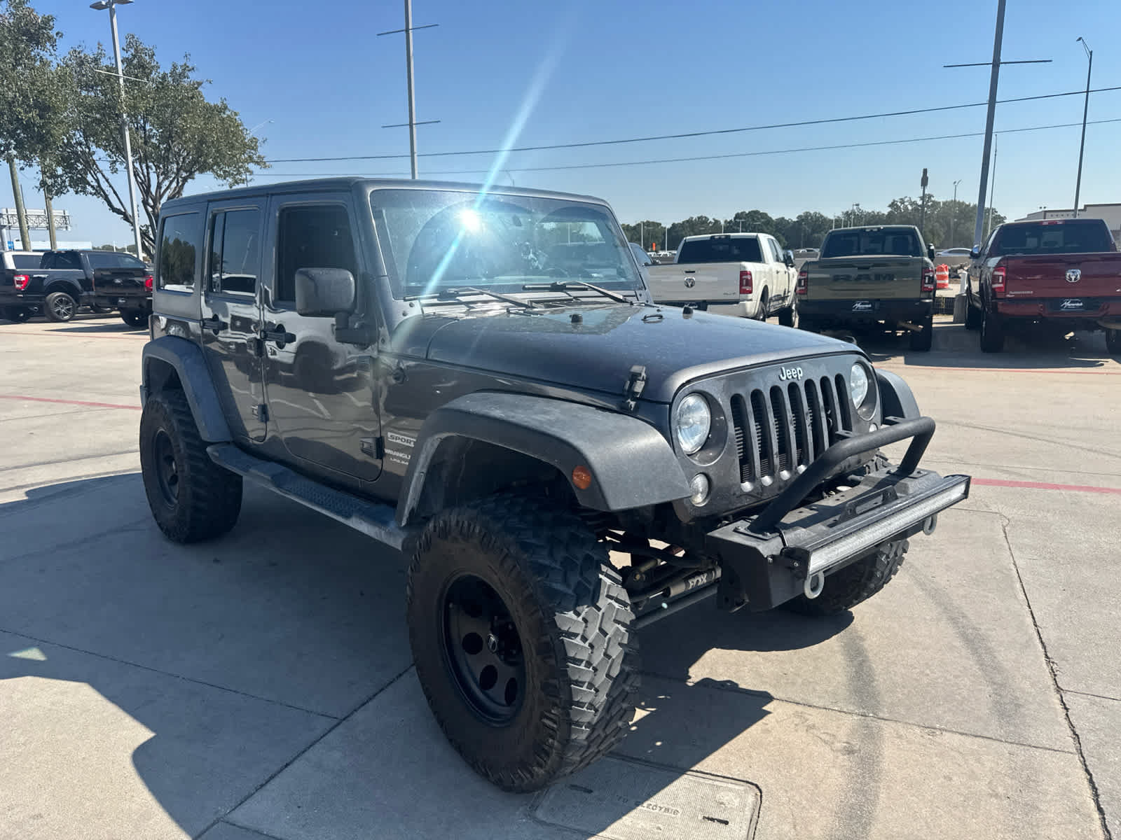Used 2018 Jeep Wrangler Unlimited Sport S AWD/4WD image 2