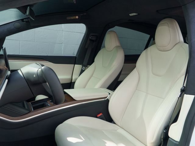 Used 2022 Tesla Model X image 4