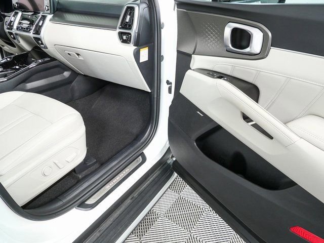 Used 2023 Kia Sorento SX Prestige w/ Panoramic Sunroof Package image 26